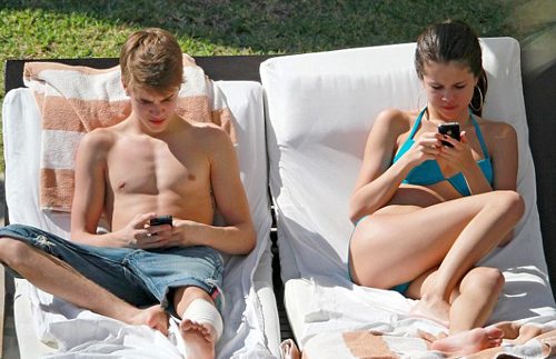 Justin Bieber yine rahat durmadı
