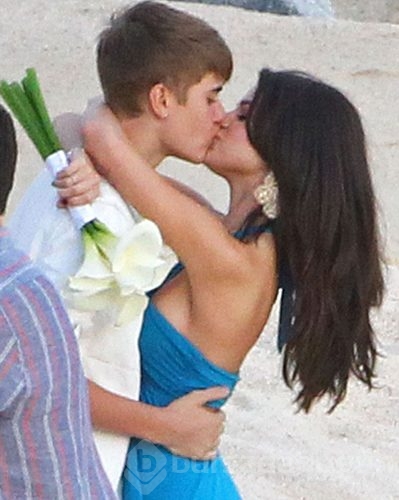 Justin Bieber yine rahat durmadı
