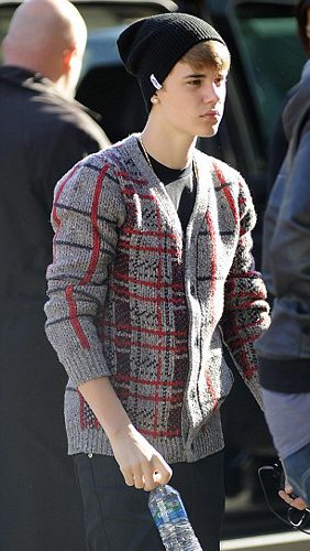 Justin Bieber yine rahat durmadı
