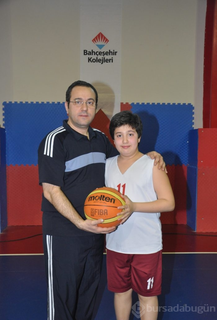 Babalı, oğullu basket maçı...