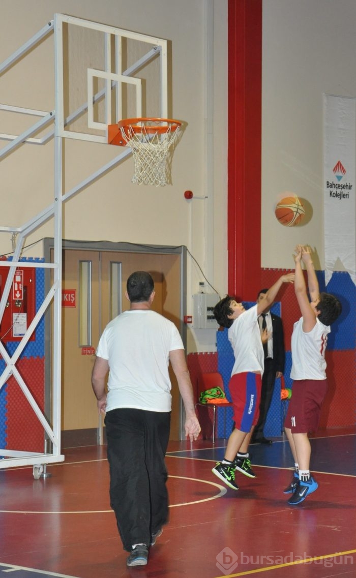 Babalı, oğullu basket maçı...