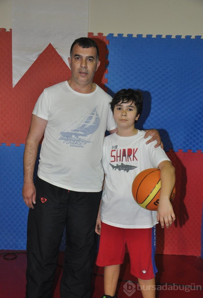 Babalı, oğullu basket maçı...