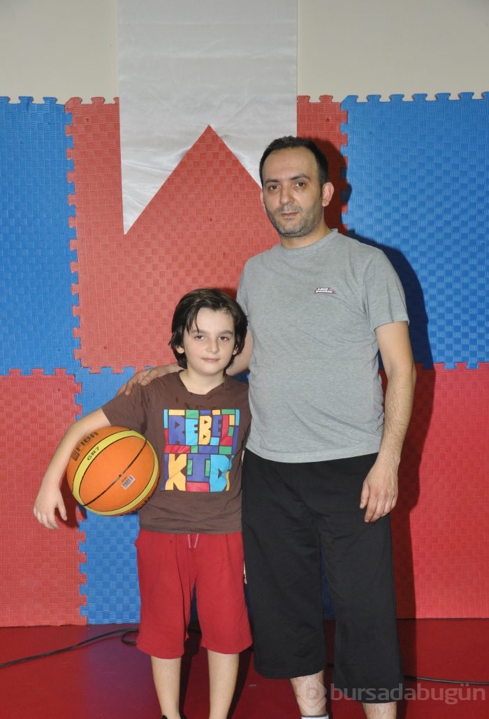 Babalı, oğullu basket maçı...