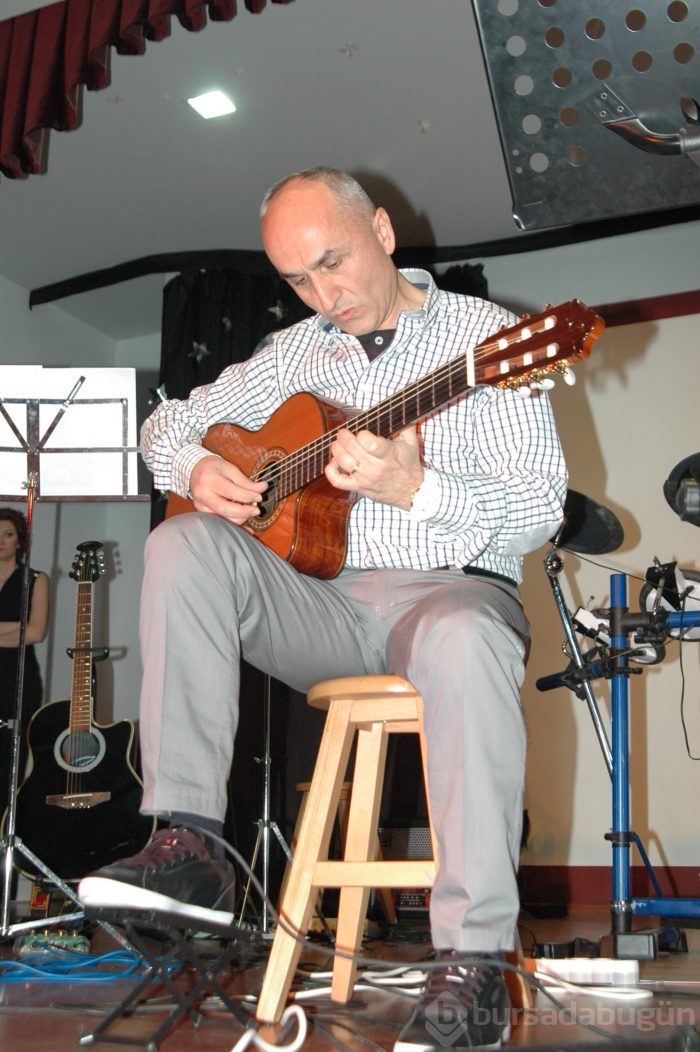 Öğrenci velilerinden müzik resitali