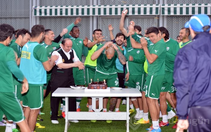 Fernandao'ya Brezilya usulü sürpriz!