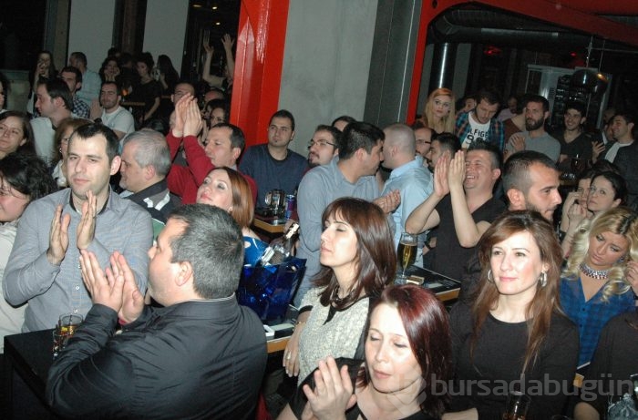 Seçim stresini Bursa gecelerinde attılar