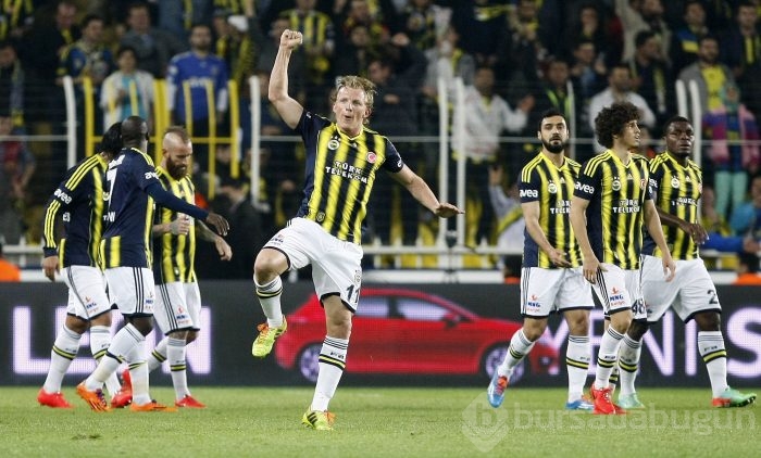 Timsah deplasmanda gülmeyi unuttu!