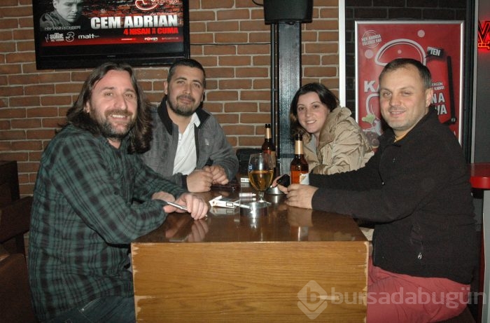 Bursa'da Hüsnü çaldı, Asena oynadı