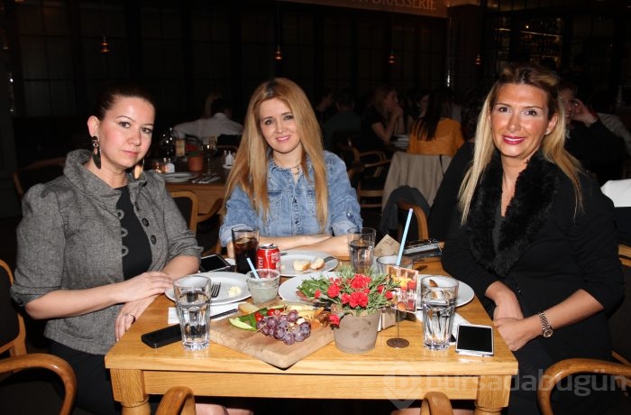 The Winston Brasserie'de Albatros gecesi