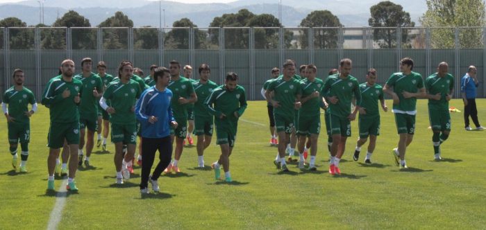 Bursasporlu futbolculara "karikatür" sürprizi!