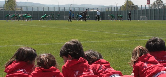 Bursasporlu futbolculara "karikatür" sürprizi!