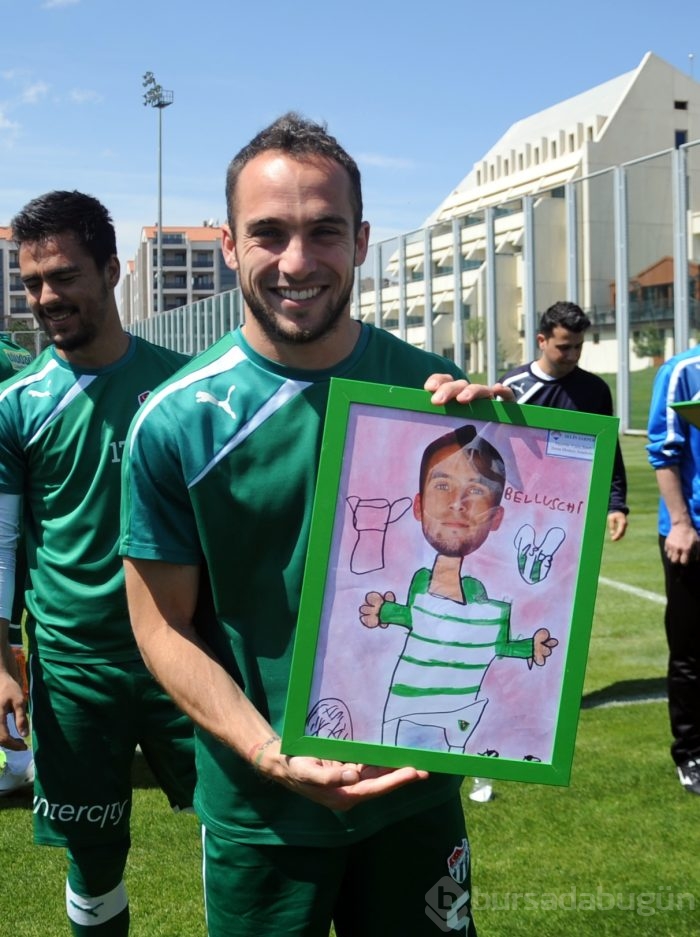 Bursasporlu futbolculara "karikatür" sürprizi!