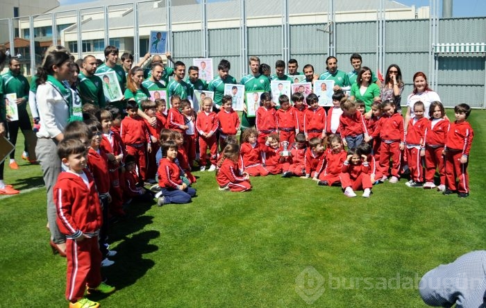 Bursasporlu futbolculara "karikatür" sürprizi!