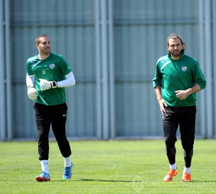 Bursasporlu futbolculara "karikatür" sürprizi!