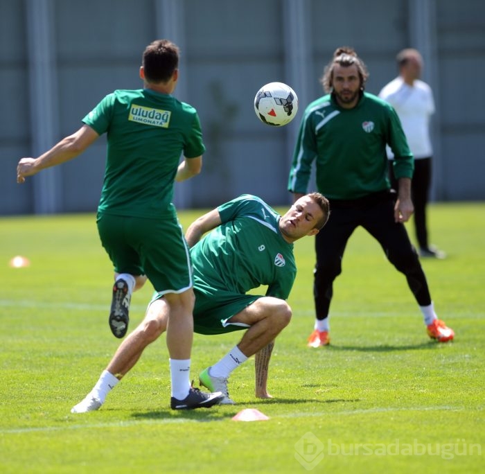 Bursasporlu futbolculara "karikatür" sürprizi!