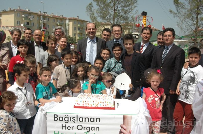 Böbrek hastası çocukların 23 Nisan coşkusu