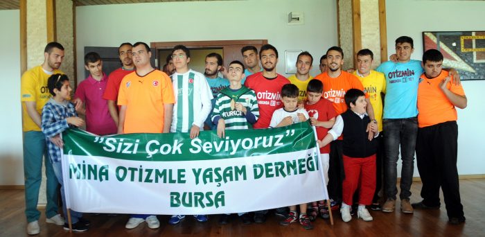 Timsah Fernandao'dan yoksun çalıştı!