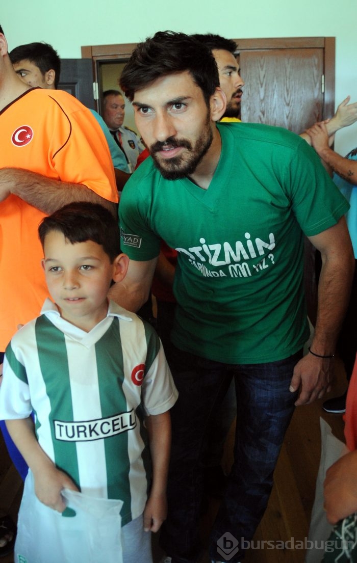 Timsah Fernandao'dan yoksun çalıştı!