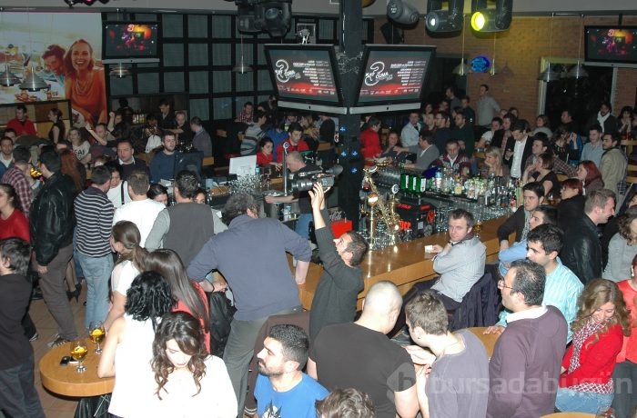 Aşık olduğu kıza sahnede böyle teklif yaptı - ÖZEL HABER