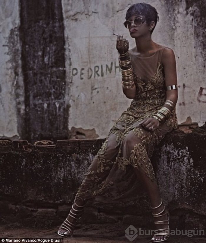 Rihanna'dan olay yaratacak pozlar...