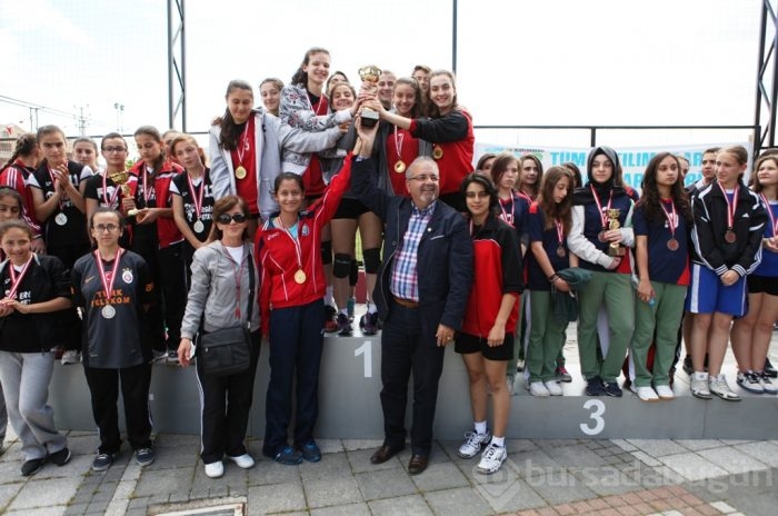 Nilüfer'de voleybol, hentbol ve yüzmeye talep yağıyor - ÖZEL HABER 