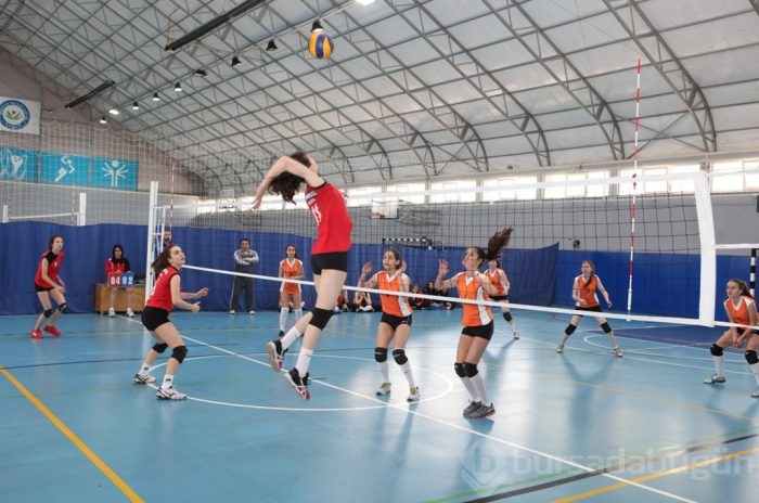 Nilüfer'de voleybol, hentbol ve yüzmeye talep yağıyor - ÖZEL HABER 