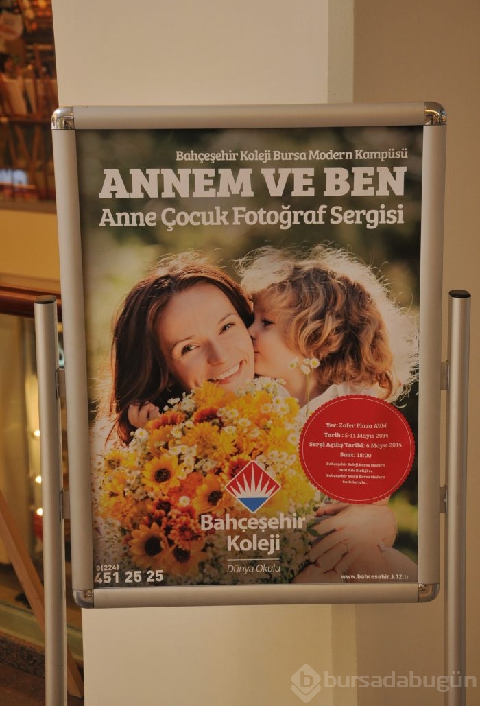   Annem ve Ben sergisi Zafer Plaza'da açıldı...