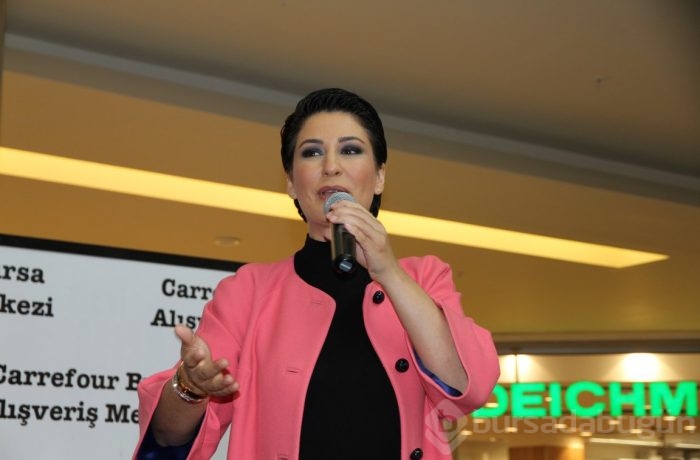 İclal Aydın Bursalı hayranlarıyla buluştu 