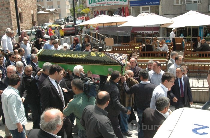 Gonca Çakan son yolculuğuna dualarla  uğurlandı..
