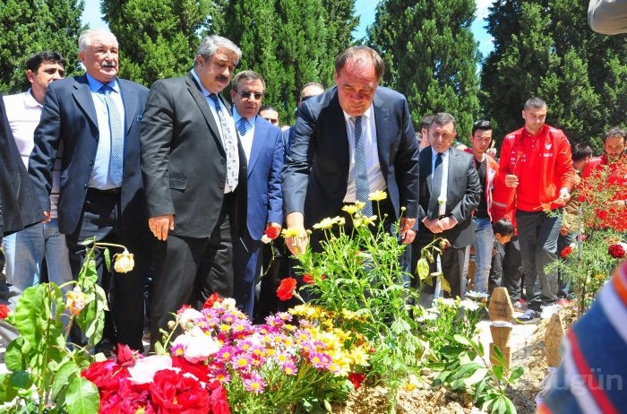 Milli takımdan Soma'da duygu dolu ziyaret