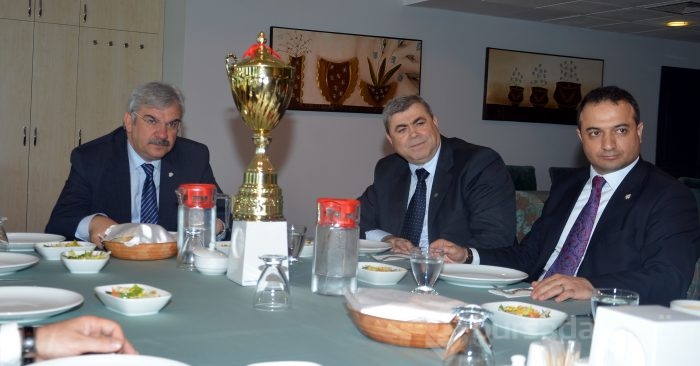 Bursaspor'dan şampiyon pilot okula yemek