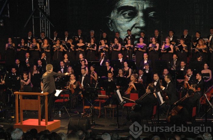 Bursa'da festival coşkusu 'Kavafis' ile başladı...

