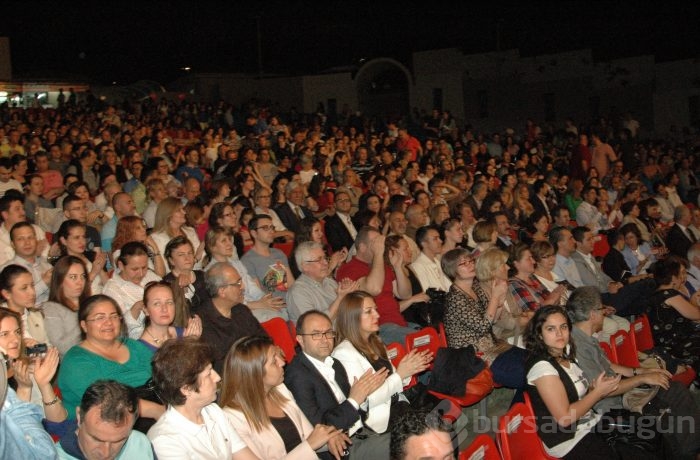 Bursa'da festival coşkusu 'Kavafis' ile başladı...


