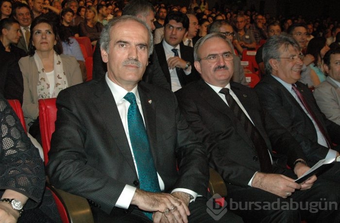 Bursa'da festival coşkusu 'Kavafis' ile başladı...

