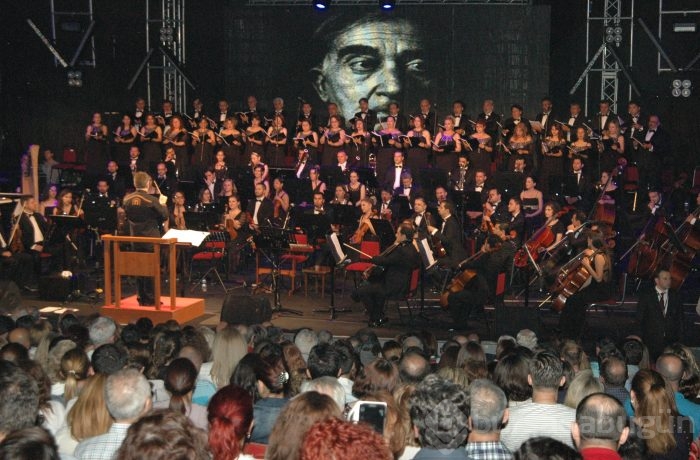 Bursa'da festival coşkusu 'Kavafis' ile başladı...

