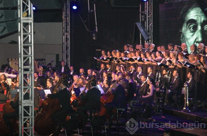 Bursa'da festival coşkusu 'Kavafis' ile başladı...

