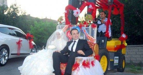 Gelin arabalarındaki en ilginç yazılar...