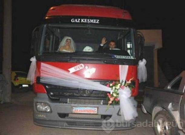Gelin arabalarındaki en ilginç yazılar...