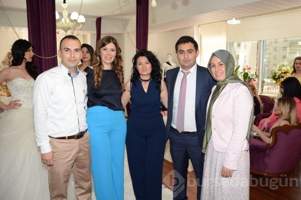 ASR Moda Bursa'da Görkemli bir Defile'ile açıldı...