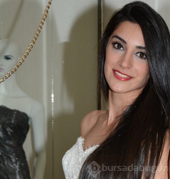ASR Moda Bursa'da Görkemli bir Defile'ile açıldı...