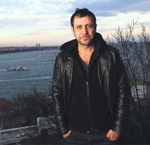 Elindeki sargılar açılınca..