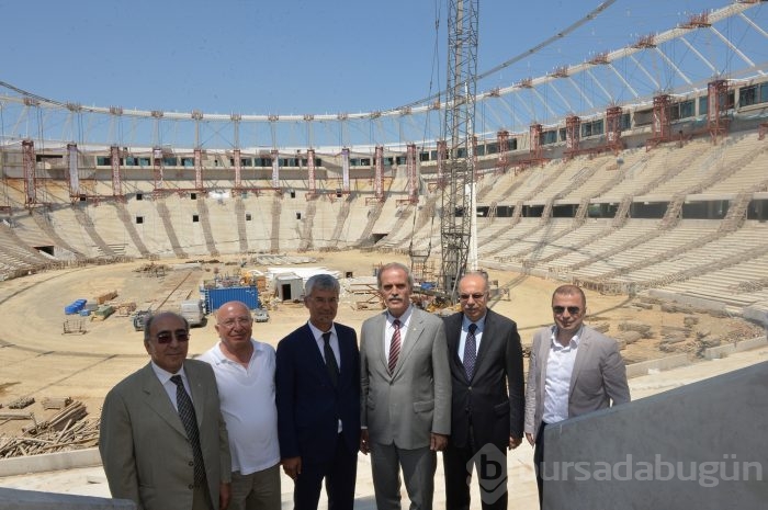 Yeni stadyumda çatı halatları geriliyor