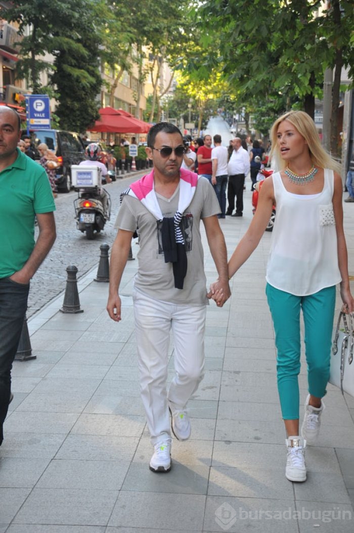 Serdar Ortaç'ın eşi isyan etti