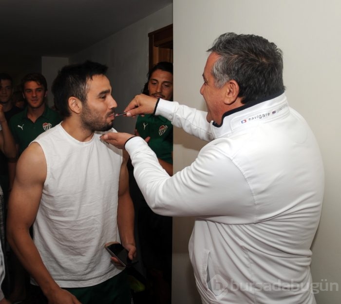Volkan Şen'e doğum günü sürprizi