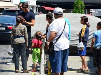 Çağatay Ulusoy para dağıttı