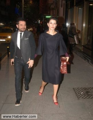 Beren Saat babasını düğüne çağırmadı