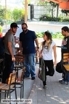 Burçin Terzioğlu, boşanma stresini tatilde attı