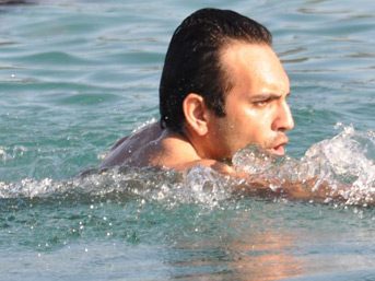 Çeşme'de gözler bu güzelin üzerinde