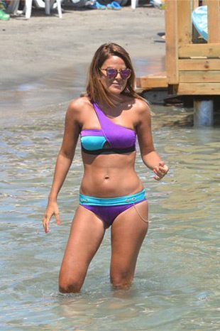Özlem Yıldız'a sulu şaka