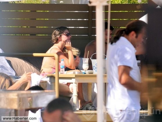 Pelin Karahan'ın karnı iyice belirginleşti